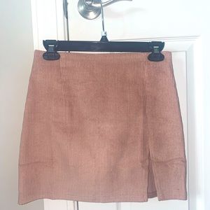 PRINCESS POLLY LIGHT PINK VELVET TEXTURED SKIRT WITH SLIT AND SIDE ZIPPER